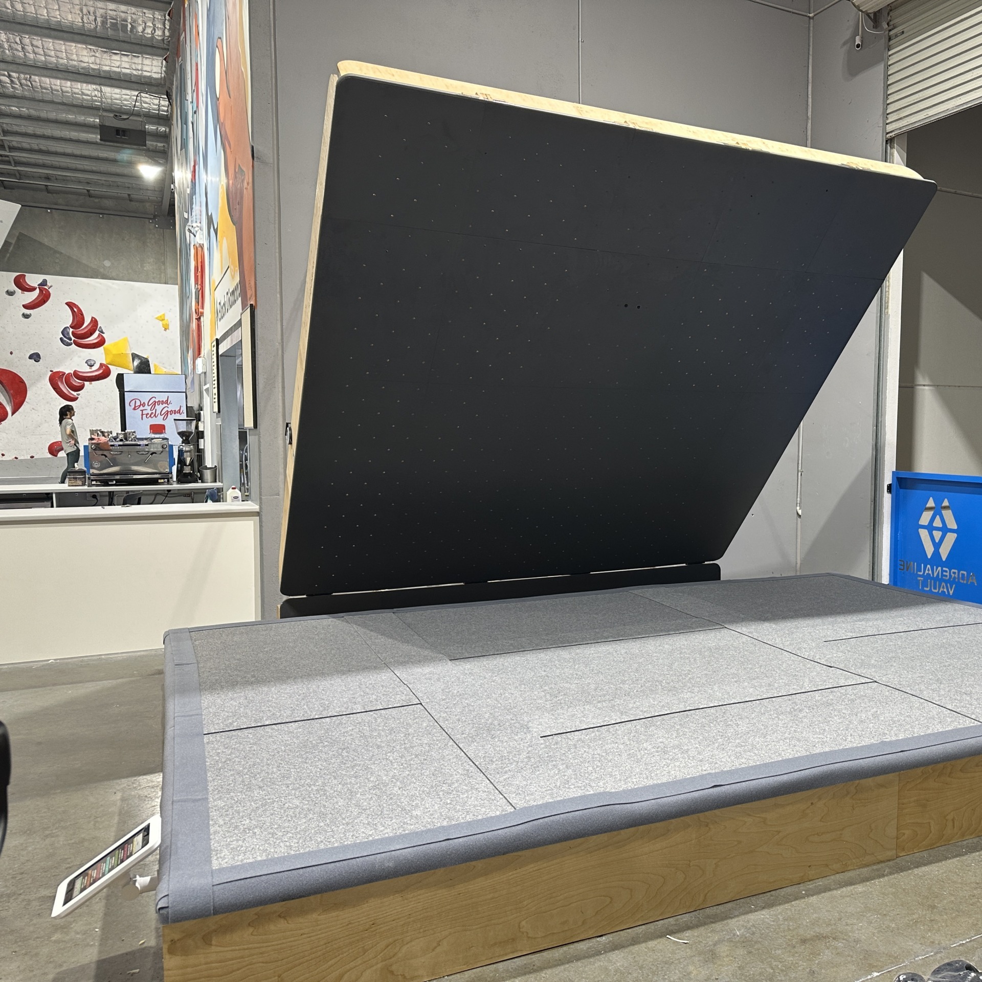 ICP Airboard for training boulder walls