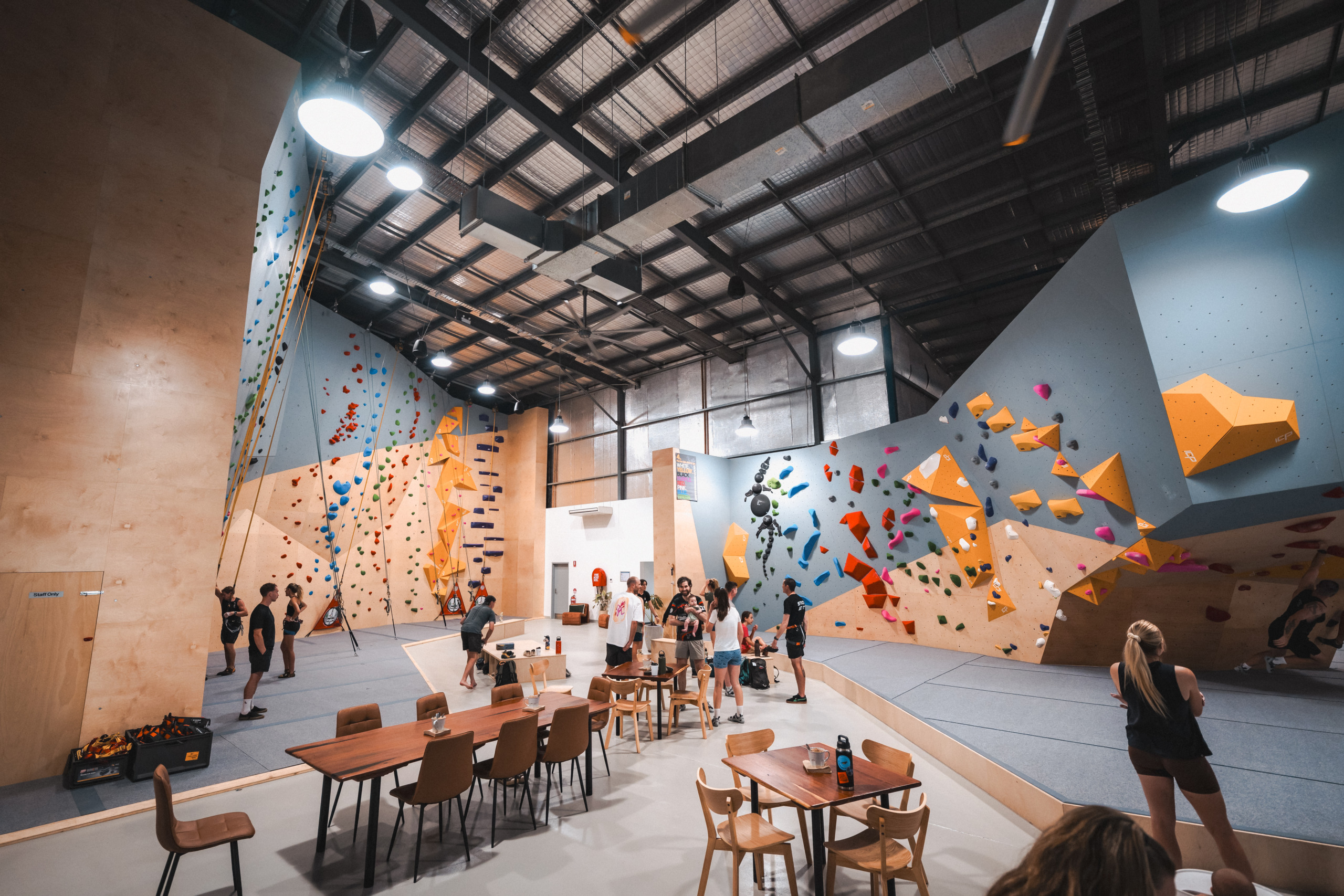 Climbing Wall Build ICP – Gecko Climb Rope and boulder walls